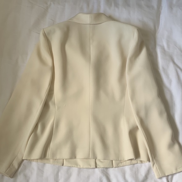 COPY - Cream maxi skirt suit rosette brooch satin notch collar nonwrinkling EUC - Picture 7 of 11